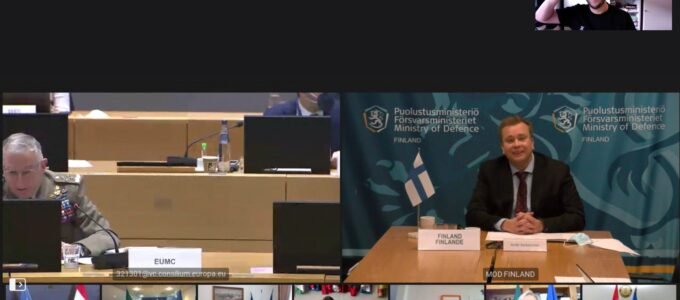 העיתונאי דניאל ורלאן בשיחת הווידאו הסודית של שרי ההגנה האירופים 🖼️ ורלאן